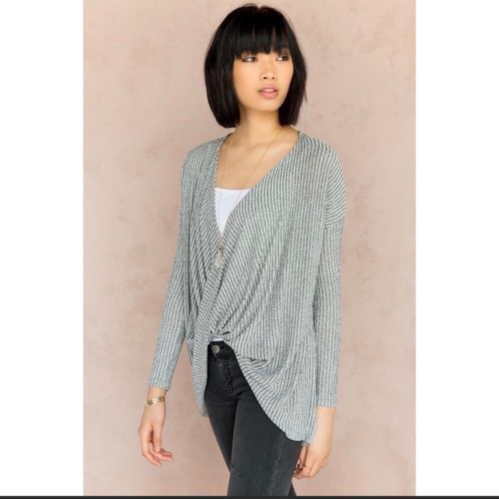 Francesca’s Collections Grey Wrap Sweater Medium